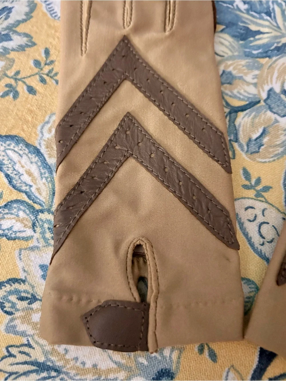 Antique Women’s Leather Accented Riding Gloves
